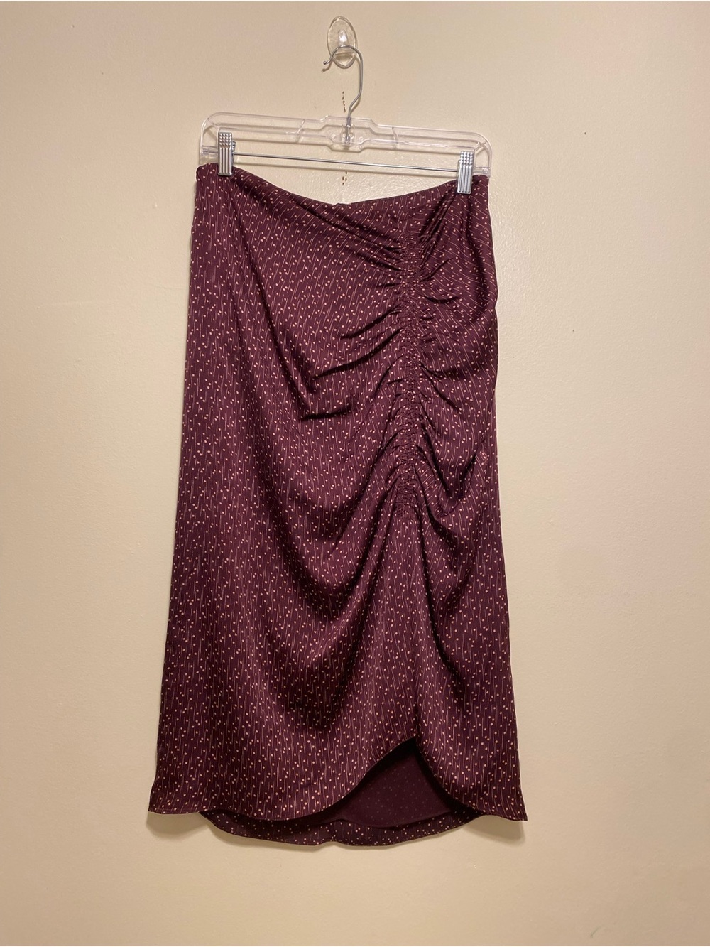 JOIE Ruched Midi Skirt in Deep Wine Dot Print. Size 8